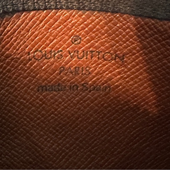 Louis Vuitton Black and Gold Monogram Cles - Picture 5 of 8